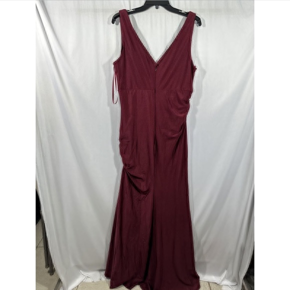 NEW‎ $360 La Femme Curve [ 16 ] Satin V Neck Trumpet Gown in Dark Berry - Picture 9 of 13
